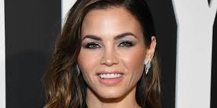 Jenna Dewan Rocks Epic Legs And Butt While Pole Dancing In Fishnets