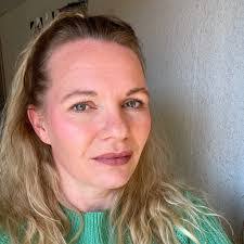 Sandra Urbach's Instagram, Twitter & Facebook