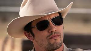 Roswell, New Mexico's Nathan Dean Dishes On Highly Anticipated Season 3