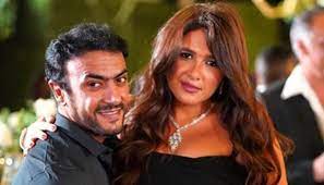 شعبان بلال (القاهرة) تصدرت الفنانة المصرية ياسمين عبد العزيز الأكثر تداولا على موقع التواصل الاجتماعي تويتر في مصر، وكذلك محرك البحث العالمي جوجل، بعد تعرضها لأزمة صحية ونقلها إلى أحد مستشفيات القاهرة لتلقي العلاج. Ø²ÙˆØ¬ ÙŠØ§Ø³Ù…ÙŠÙ† Ø¹Ø¨Ø¯ Ø§Ù„Ø¹Ø²ÙŠØ² Ù„Ø§Ø¨Ù†ØªÙ‡Ø§ Ø§Ù†ØªÙŠ Ù‚Ù…Ø± Ø§Ù„Ø¹Ø§Ù„Ù… Ø¨Ø­Ø¨Ùƒ ÙŠØ§ Ø¨Ù†Øª Ù…Ø¬Ù„Ø© Ø§Ù„Ø¬Ù…ÙŠÙ„Ø©