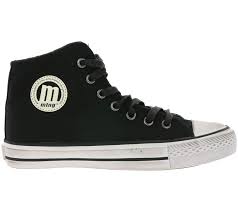 Sie sind heute weit mehr als bloße turnschuhe, denn stylische chunky sneaker oder moderne low top sneaker passen sowohl zu lässigen jeans als auch zu feinen stoffhosen. Mtng Shoes Casual Women High Top Sneakers Black White