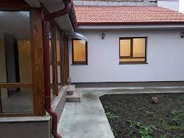 Cora proiect imobiliare va propune spre vanzare casa cu o arhitectura moderna situata pe str. Casa De Vanzare Calea Clujului Oradea Cv12