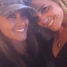 Dawn McIntyre Collins (@DawnMcCollins)