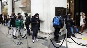 British capital london will be entering a tougher lockdown regime from midnight friday, and will be advised against using public transport if possible, among other restrictions. 0eqoj4kps2axom