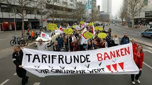 Aktuelle meldungen zu tarifverhandlungen, tariferfolgen und streiks der acht tarifverhandlungen öffentliche banken: Gewerkschaft Verdi Kundigt Weitere Warnstreiks Bei Banken An
