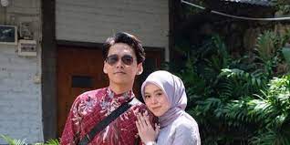 Momen ketika lesti menyanyikan lagu untuk rizky billar ini sontak mengundang perhatian warganet. 5 Potret Beni Mulyana Kakak Lesty Kejora Dekat Bak Pacar Merdeka Com