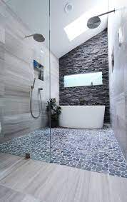Inspiring Walk In Showers Design Ideas For Small Bathrooms Bathroom Bathroomideas Shower Showerideas Walkinshoweridea Bagno Interni Rivestimento In Pietra
