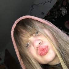 Addison Lowe's Instagram, Twitter & Facebook