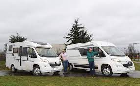 Parmi cette offre aussi diverse que variée, tous les niveaux de prix se côtoient. Profile Etroit Ou Fourgon Amenage Comparatif Detaille Entre Camping Cars Compacts Le Monde Du Camping Car