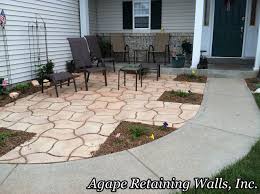 Pin By Susan De On Outdoor Rooms Front Yard Patio Front Courtyard Patio Pavers Design
