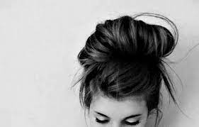 Simple Messy Bun Black And White Hair Pretty Hair Bun Hair Ideas Beautiful Hair Hairstyles Messy Bun Pretty Hairstyles Bun Hairstyles Perfect Messy Bun