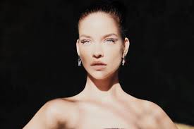 Barbara Pavlin: Ο κότσος της στο Φεστιβάλ Βενετίας είναι ένα μικρό έργο  τέχνης