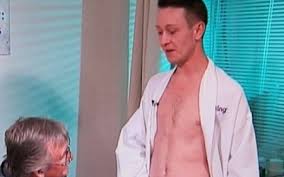What are testicular cancer symptoms and signs? Imagini Necenzurate In Direct La O Emisiune Matinala Din Marea Britanie Ce Au Vazut Telespectatorii