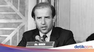 She died in a car crash in 1972 with her infant daughter, naomi; Cerita Biden Yang Sempat Ingin Bunuh Diri Ketika Istri Dan Anaknya Tewas