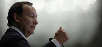 United Airlines CEO is Accused of Taking This Bizarre Thing From a Beach