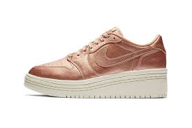 Jordan aj 1 zoom retro 6 women's • white/metallic gold/barely rose this item is new. Nike Air Jordan 1 Lifted Platform Rose Gold Hypebae