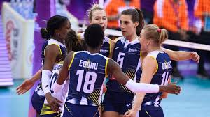 She is 189 cm (6 ft 2 in) at 70 kg (150 lb), and she started to play as middle blocker in the youth and junior teams of. Wolosz Klubowa Mistrzynia Swiata Polsat Sport