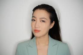 A Chinese Artist Turned Entrepreneur On How To Pivot In Your Career