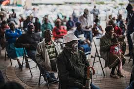 In addition, establishments must close their doors by 22:00 to allow their customers and staff to return home in time. Covid 19 South Africa Reimposes Alcohol Ban Curfew Measures Cgtn