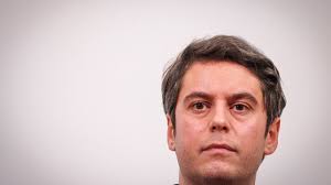 En plein débat dans la majorité sur l'assurance chômage, Gabriel Attal  soigne son aile droite