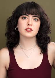 Elena Cramer's Instagram, Twitter & Facebook