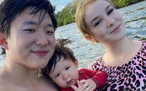 No último domingo (25), pyong lee compartilhou no youtube um momento bem fofo de sua família! Sammy Pede Respeito E Esclarece Que Filho Continuara Convivendo Com Pyong Lee Portal Grande Prudente