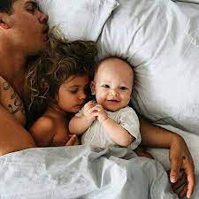 are you expecting a baby and looking for popular baby names 2016 check dozens of unique girl names and cool boy popular baby names cute family father and baby