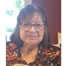 Esther Parsons's Instagram, Twitter & Facebook