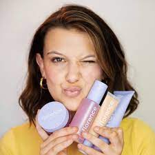 Recientemente lanzó una línea de productos de belleza. Pin By Isabella Duea As Ga Mez On Millie Bobby Brown Millie Bobby Brown Bobby Brown Stranger Things