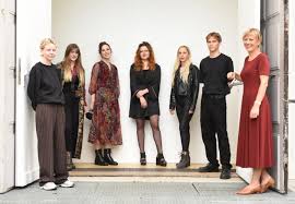 Only 1 available and it's in 3 people's carts. Jubilaumssieger Baumt Sich Auf Daniel Leiter Gewinnt 20 Bank Austria Kunstpreis Karnten Parnass Kunstmagazin