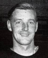 Player photos for the 1951-52 Moncton Hawks at hockeydb.com