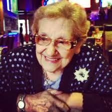 Loraine Wade's Instagram, Twitter & Facebook