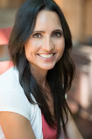 Bio — Maria Murnane