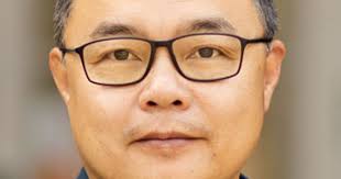 Dr. Mike Yao explains how AI bias reflects back human beliefs ...