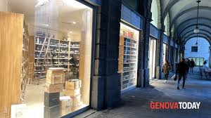 Inaugura la storica enoteca Squillari a De Ferrari, al posto di Weiss  Gallery