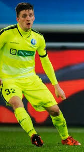 Likes to play long balls. Category Thomas Foket Wikimedia Commons