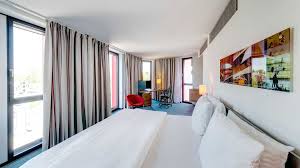 A bar/lounge is on site where guests can unwind with a drink. Hilton Garden Inn Stuttgart Neckarpark Success Hotel Group