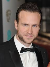 The captivating story will be set in london during edwardian england. Rafe Spall Filmstarts De