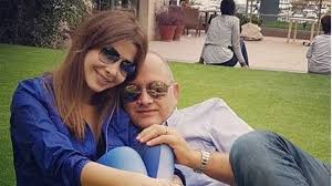 كلمات اغنية نانسي عجرم مقسومة نصين تتر مسلسل حالة عشق 2015 كاملة مقسومة نصين انا زيي زي حاجات كتير متقسمة على اتنين مقسومة نصين انا تلج ونار وشر وخير انا الحالتين مقسومة نصين انا بانسى الغدر وباعفي وبارجع تاني وبكره ضعفي وبضيع نفس الحاجة. Ù…Ù† Ù‡Ùˆ ÙØ§Ø¯Ù‰ Ø§Ù„Ù‡Ø§Ø´Ù… Ø²ÙˆØ¬ Ù†Ø§Ù†Ø³Ù‰ Ø¹Ø¬Ø±Ù… Ø§Ù„Ù…ØªÙ‡Ù… Ø¨Ù‚ØªÙ„ Ø¹Ø§Ù…Ù„ Ø¯Ø§Ø®Ù„ ÙÙŠÙ„ØªÙ‡ Ø§Ù„ÙŠÙˆÙ… Ø§Ù„Ø³Ø§Ø¨Ø¹