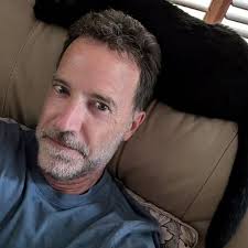 I love cardinals. I grew up in Michigan and loved watching them outside the  window in the snow. I lived in LA for 32 years now. I've only seen  cardinals again when