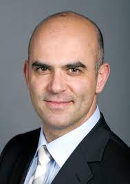 1996, degree in political science, and 2005, phd in economics, university of neuchâtel. Datei Alain Berset 08 Jpg Wikipedia