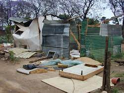 They threw stones, burned cars, looted local businesses and caused thousands rand worth of damages. South Africa Homeless Zimbabwe Immigrants In Zandspruit Johannesburg Their Homes Were Destroyed By Residents In Zandspruit The New Humanitarian