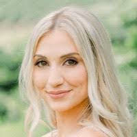 Julianna Kaufman's Instagram, Twitter & Facebook