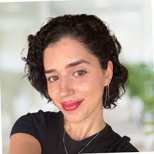 Annie Larocca's Instagram, Twitter & Facebook