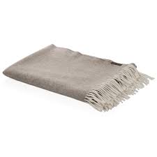 Samtweiche alpakadecken zum einkuscheln und träumen, z.b. Fritz Hansen Decke Aus Kaschmir Online Kaufen Connox Shop