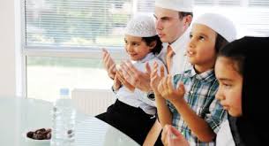 Bulan rajab merupakan salah satu bulan haram atau bulan yang dimuliakan oleh allah salah satunya adalah puasa. Tata Cara Puasa Rajab Mulai 13 Februari 2021 Niat Dan Keutamaan
