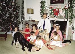 نشر نجم نادي مانشستر يونايتد الإنجليزي، السويدي زلاتان إبراهيموفيتش، مقطع فيديو، يظهر فيه جانب من احتفالاته بـالكريسماس. Ø§Ù„ÙƒØ±ÙŠØ³Ù…Ø§Ø³ ÙÙ‰ Ø§Ù„Ø¨ÙŠØª Ø§Ù„Ø£Ø¨ÙŠØ¶ Ø§Ù„Ù…ØµØ±ÙŠ Ø§Ù„ÙŠÙˆÙ…