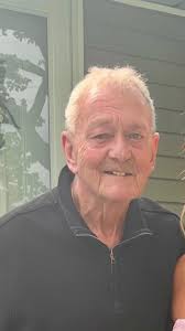 The family of former Murphysboro Mayor David McDowell has announced that he  passed away early this morning. Our prayers are with the family at this  time. Services pending.