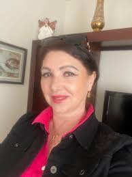 Italian speaking caregiver seeking job with American or Italian family