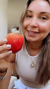 Cajú 👉🏻 Now you know! ✨ #wherecashewscomefrom #cashewnuts #frutadecaju  #cajú #brazilianfruit #tropicalfruit